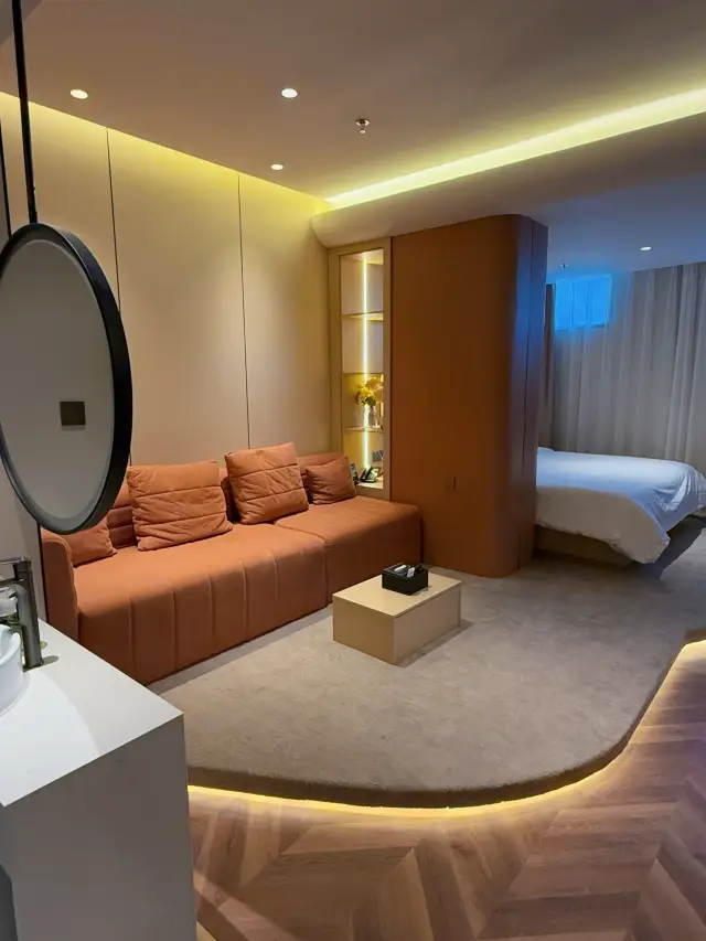 중앙대가에서 친구에게 호텔 선택을 칭찬받았어요