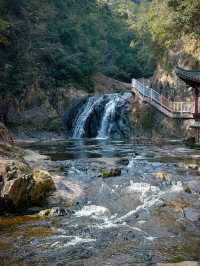 五泄觀瀑：自然奏響的雄渾樂章