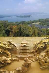 蛇年登雷峰塔，看「白蛇緣起」木雕