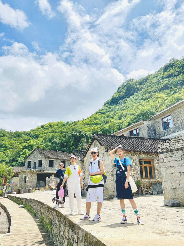 雨補魯天坑，不走尋常路 隱於深山原始村落