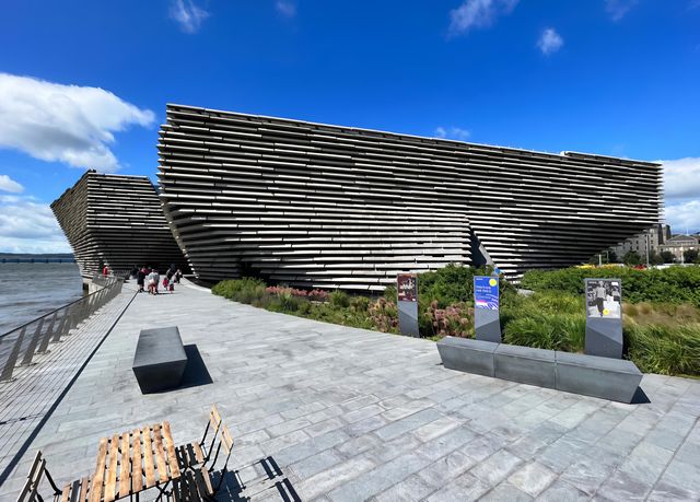 英國V&A Dundee博物館｜一趟不容錯過的藝術之旅