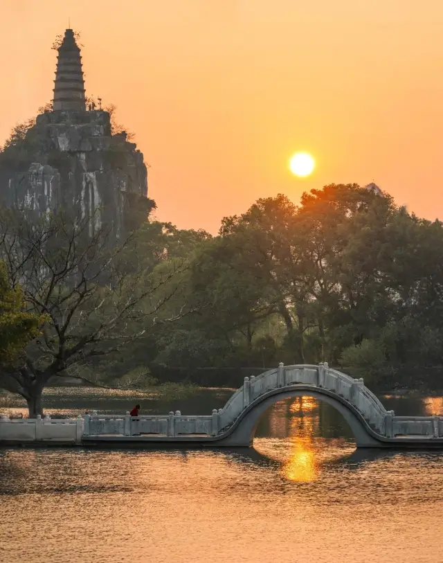 桂林觀賞日落，感受山水暮色中的詩意