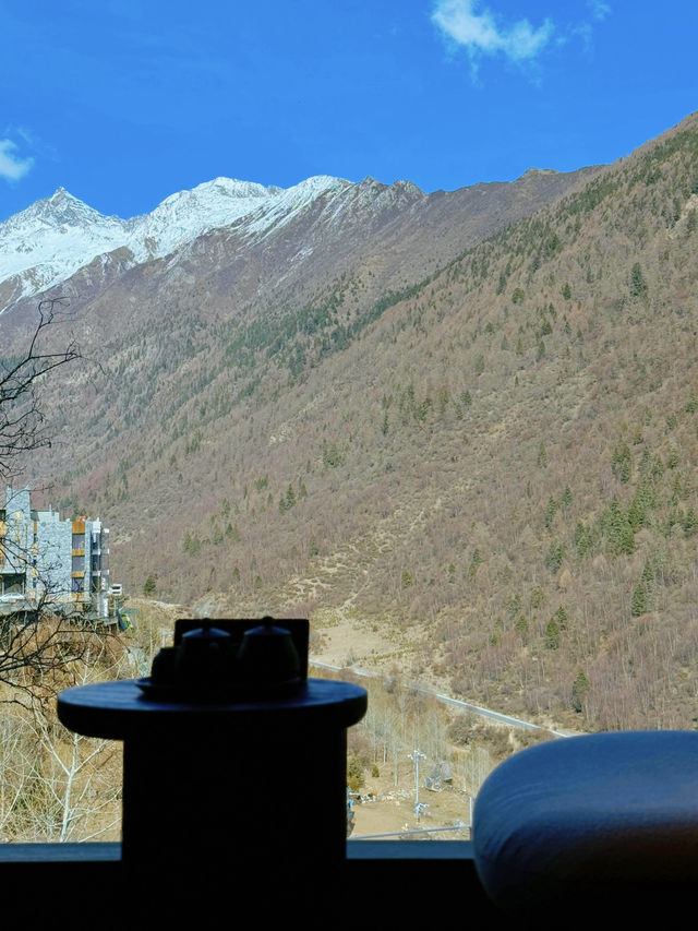 山頂的爐火燃盡高原寒意‧星山月影民宿