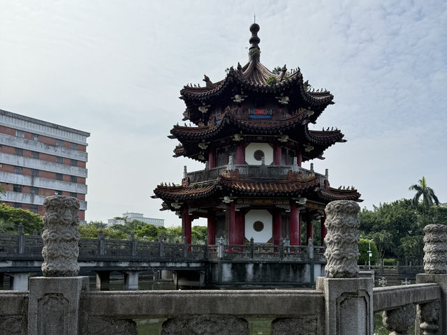 A Beautiful Central Park In Taipei, Great for All The Nearby Museums! 