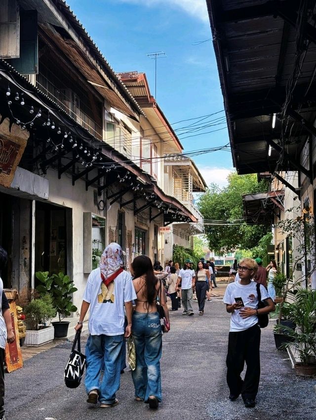 走一次就愛上的曼谷百年老街📍
