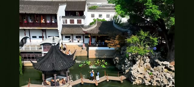 漫步蘇州園林：一場穿越千年的美學盛宴   踏入蘇州園林，彷彿打開了一本塵封的古籍，每一頁都書寫著東方