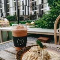 【🌿曼谷Ratchada隱世湖畔Cafe！坐池塘邊放空半日超治癒～】