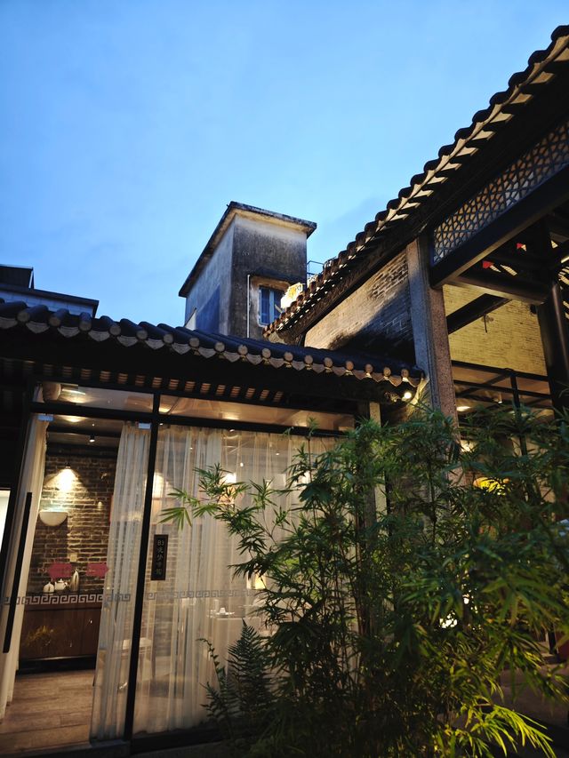 清代進士遺留嘅古建築，改造成順德餐廳