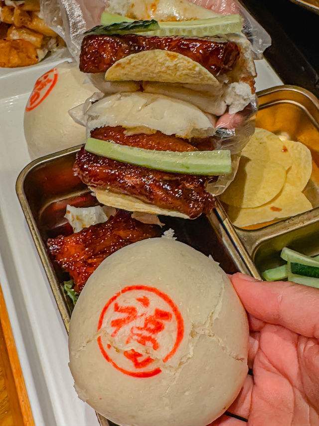 美術學院老師開嘅餐廳，連餐盤都係藝術品！