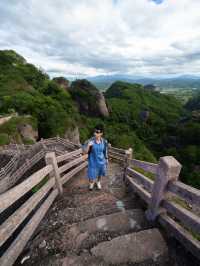 廈門出發2H真係好少用「震撼」形容一座山