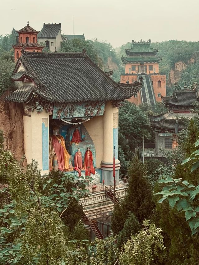 洛陽最魔幻景點！！河南眾神殿——金龍寺！！！！