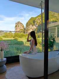 棲於明仕聚寶盆,一窗山水一窗福 推開門,喀斯特的青黛便撞進眼底——「畫山雲野Scenic山水度假