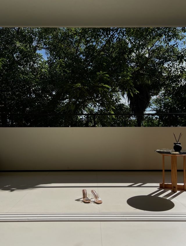 房間很大，酒店很小｜住進西雙版納的熱帶雨林裡度假