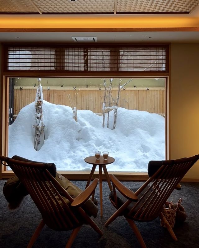 雪景溫泉天花板在這