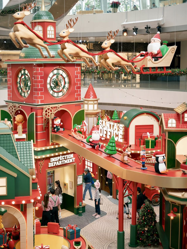 Hong Kong Christmas Vibes Are NEXT LEVEL! 🎄 Must-Visit Trees + Insta-Ready Spots 📸