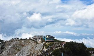 ภูเขาไฟบันดุง อินโดนีเซีย ทะเลสาบนมขาว