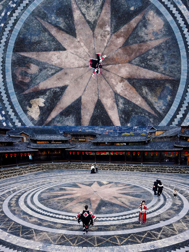 西江千戶苗寨簡直就是現實版本千與千尋的世界 西江千戶苗寨簡直就是現實版本千與千尋的世界