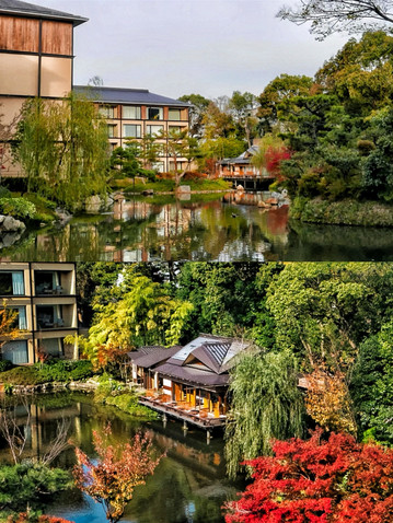 続 京の四季 THE FOUR SEASONS IN KYOTO II The Four Seasons Hotel Kyoto gently and gracefully captures the