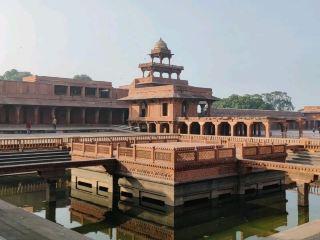 Day Trippin’ to Fatehpur Sikri from Agra 🤩🏰