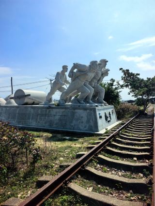 海南の穴場で人が少ない、宮崎駿の漫画に出てきそうな鶯歌海塩田へ