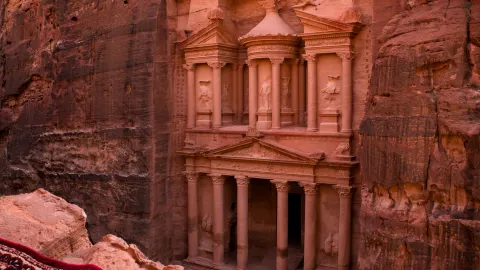 Petra, Jordan | The rose of the desert, where I stumbled upon the “lost rose-colored treasure” carved into the cliffs — traveler post in Dead Sea