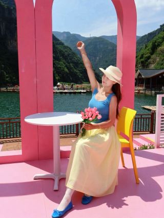 真夏の暑さをしのぐ救世主！青天河の緑豊かな丘陵と澄んだ水は、信じられないほど心を癒してくれます。最近、鄭州は耐え難いほど暑かったので、今週末、親友と青天河へドライブ旅行に出かけ、ようやく暑さから逃れることにしました。
