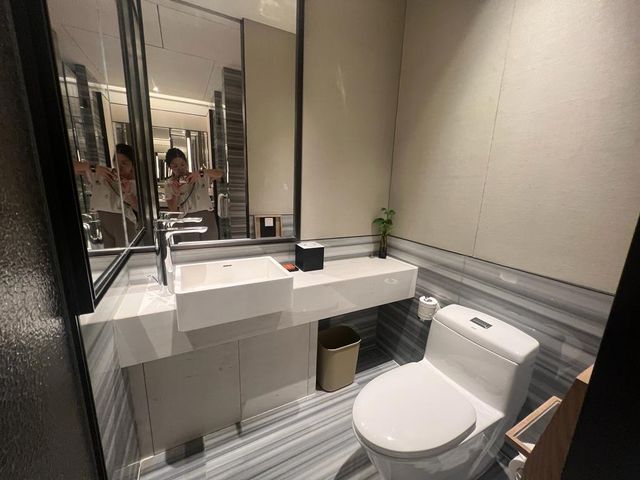 深鐵皇冠假日酒店🏩全景落地玻璃🎑飽覽深圳市景