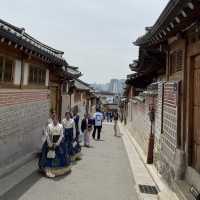 พาไปชมหมู่บ้านสไตล์เกาหลีโบราณ บุกชนฮันอก 