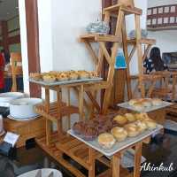 อาหารเช้า Sea View Coffee Shop ของโรงแรมการ์เดน ซีวิว รีสอร์ท