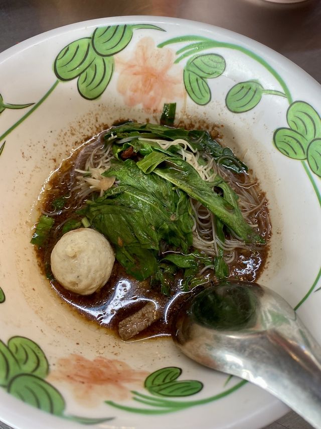 หาของกินกันที่ตลาดน้ำวัดท่าการ้อง พระนครศรีอยุธยา