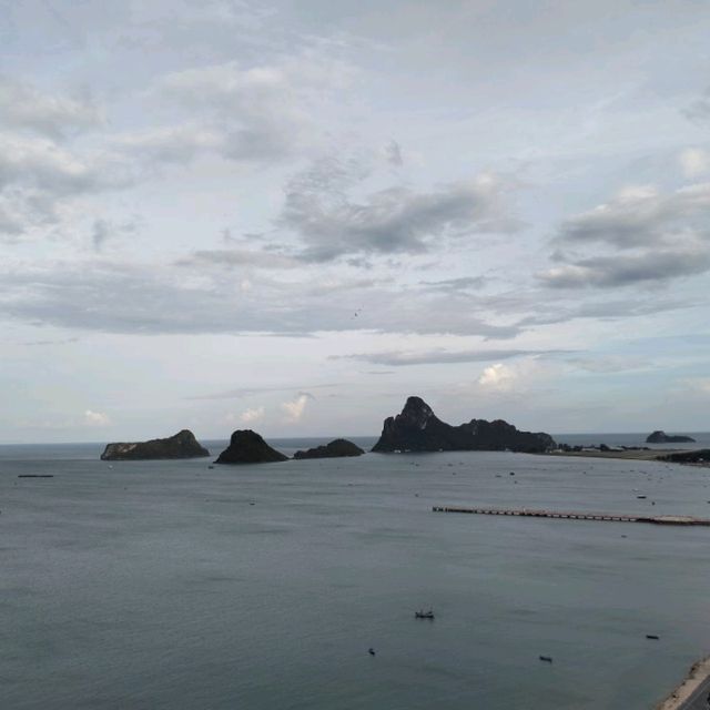 เขาช่องกระจก  วัดธรรมิการาม 