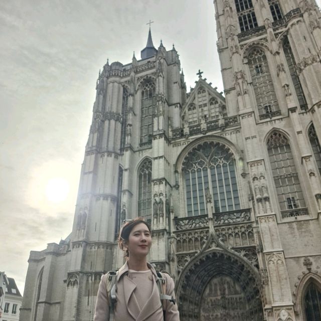 '플란더스의 개’의 배경이 된 안트베르펜의 성모마리아 성당