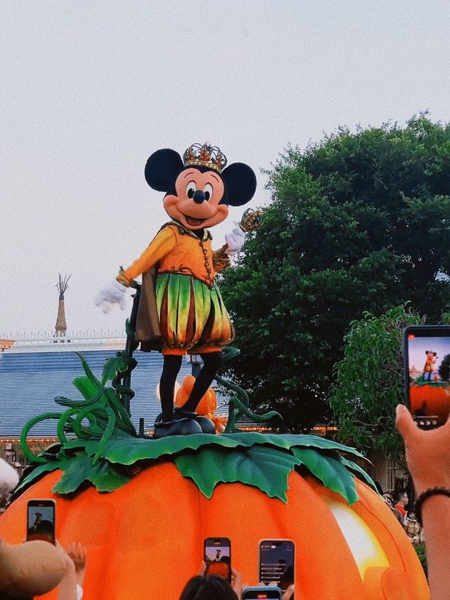 ฮาโลวีนปีนี้ ที่ดิสนีย์แลนด์! 🎃