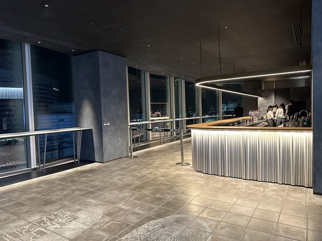 新宿・歌舞伎町。劇場内カフェ＆バー『Za Bar』(東急歌舞伎町タワー)