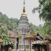 วัดแม่กำปอง วัดสวยท่ามกลางธรรมชาติที่ร่มรื่น