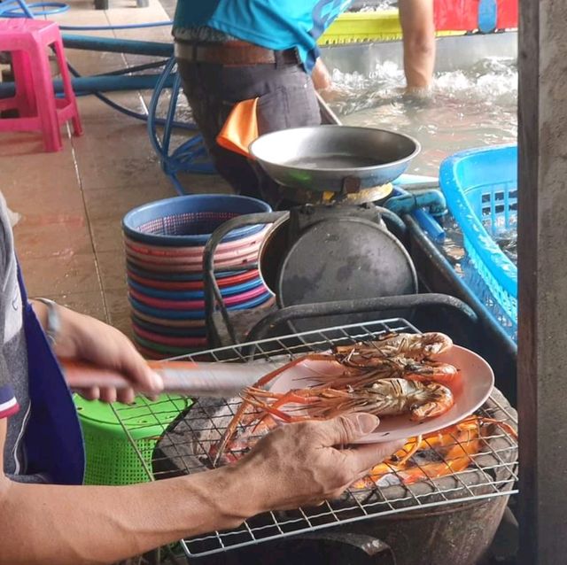 大城府 Ayutthaya 推薦💜海鮮市場好有名的大頭蝦