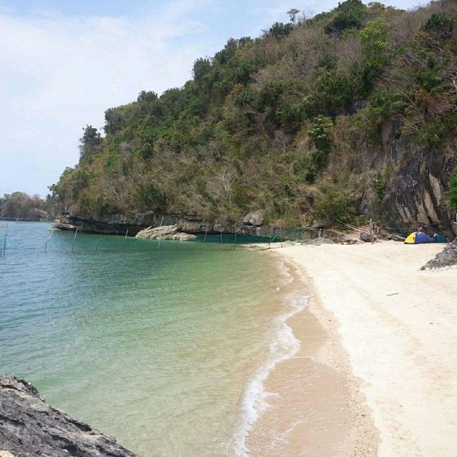 Borawan Island, Quezon Province