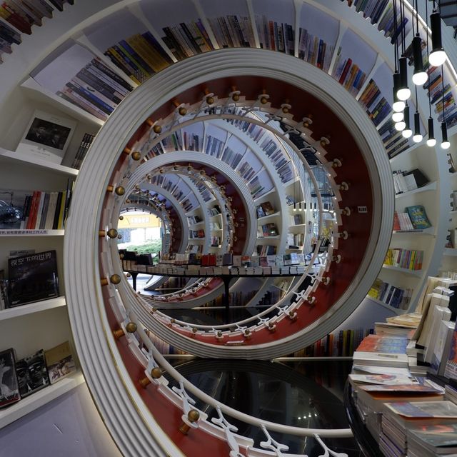 深圳最美書店，走進科幻世界的鐘書閣 