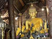 วัดเชียงทอง หลวงพระบาง วัดอยู่ติดริมแม่น้ำโขง