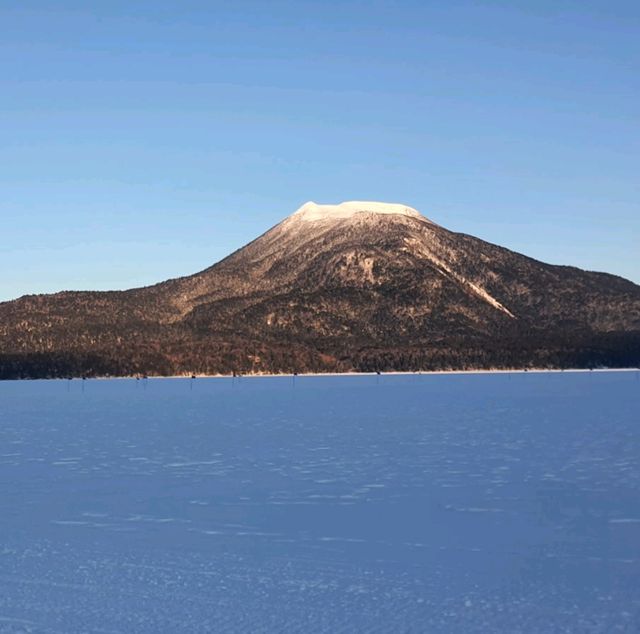 冬季游玩北海道阿寒湖，體驗冰上活動