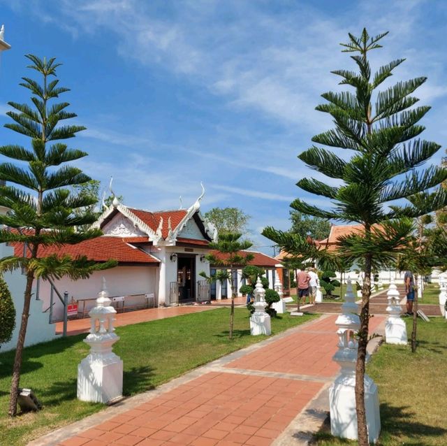 วัดพระบรมธาตุสวี จังหวัดชุมพร