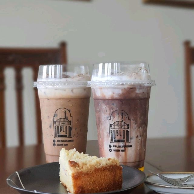 🥤𝙍𝙪𝙗𝙡𝙤𝙢 𝘾𝙖𝙛𝙚 𝙖𝙣𝙙 𝘽𝙖𝙧 🚢คาเฟ่ริมน้