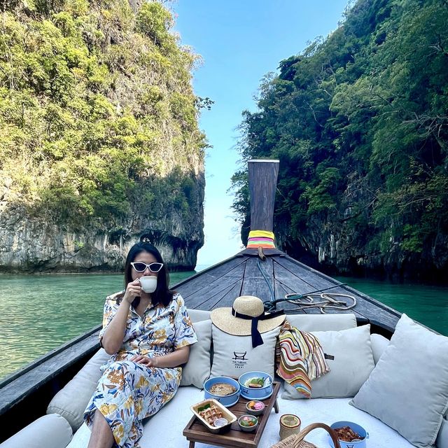 Long-tail boat luxury picnic