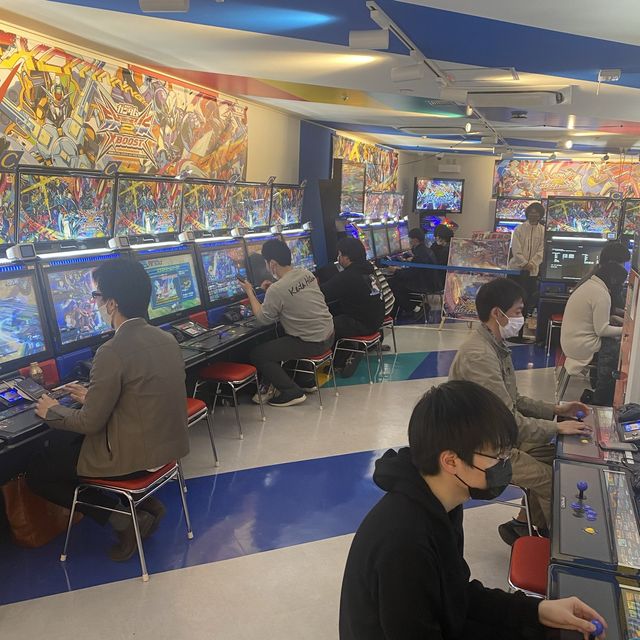 秋葉原-主力打電玩遊戲