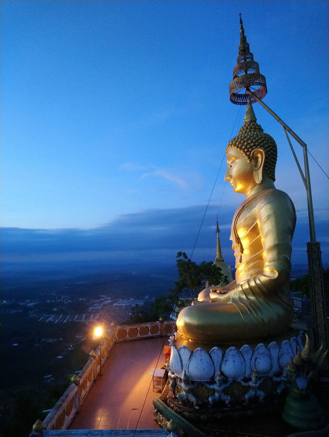 พิชิตยอดเขา วัดถ้ำเสือ