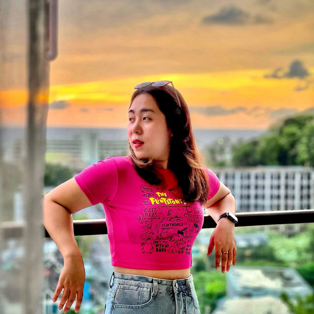 ชมวิวดูพระอาทิตย์ตกจากระเบียงห้อง🌥️