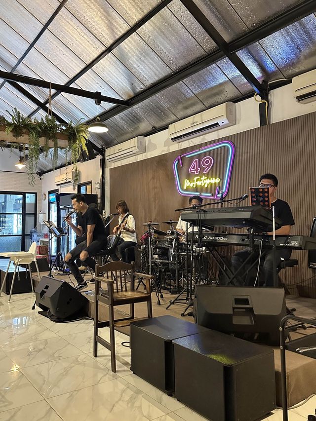 ร้าน สเต็ก49 อาหารอร่อยฟังเพลงเพลิน🌿