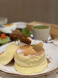 Phi coffee and pancake