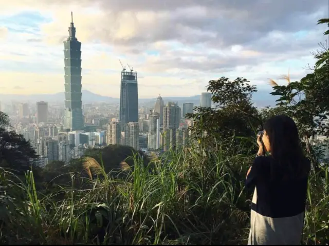 Elephant Mountain's Stunning Views in Taipei