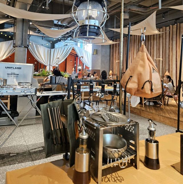 室內體驗露營的主題燒肉餐廳